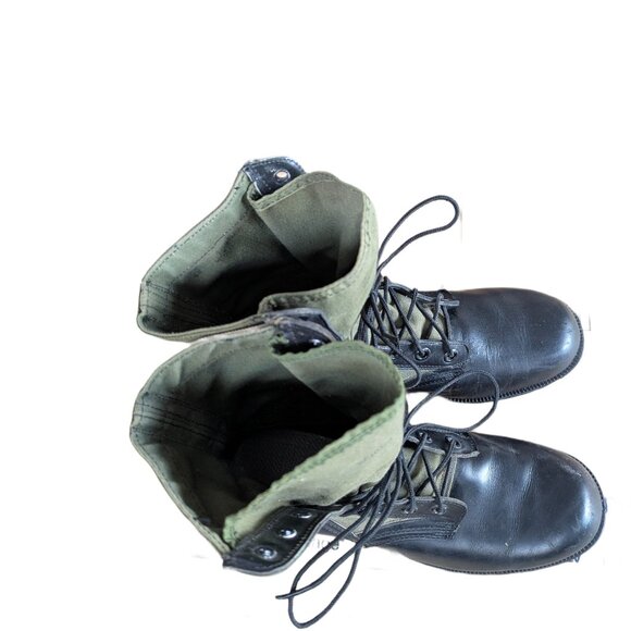 Vintage Men\'s Military Issue Green/Black Combat Boots - Size 8